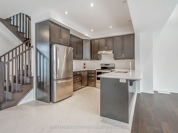 5th image of 3981 Crown St