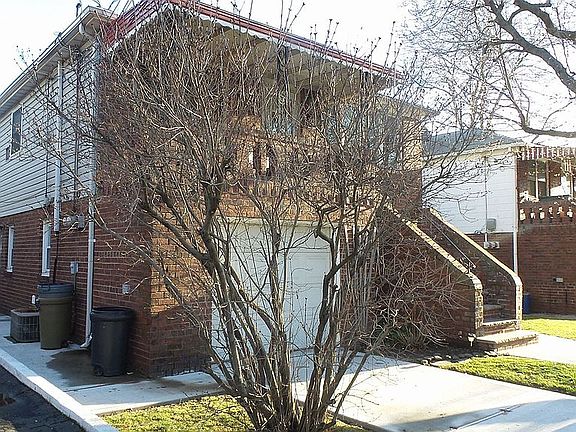 2nd image of 47 Dongan Hills Ave