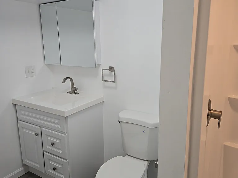 10 Van Tassel Ct #2 — Photo 4