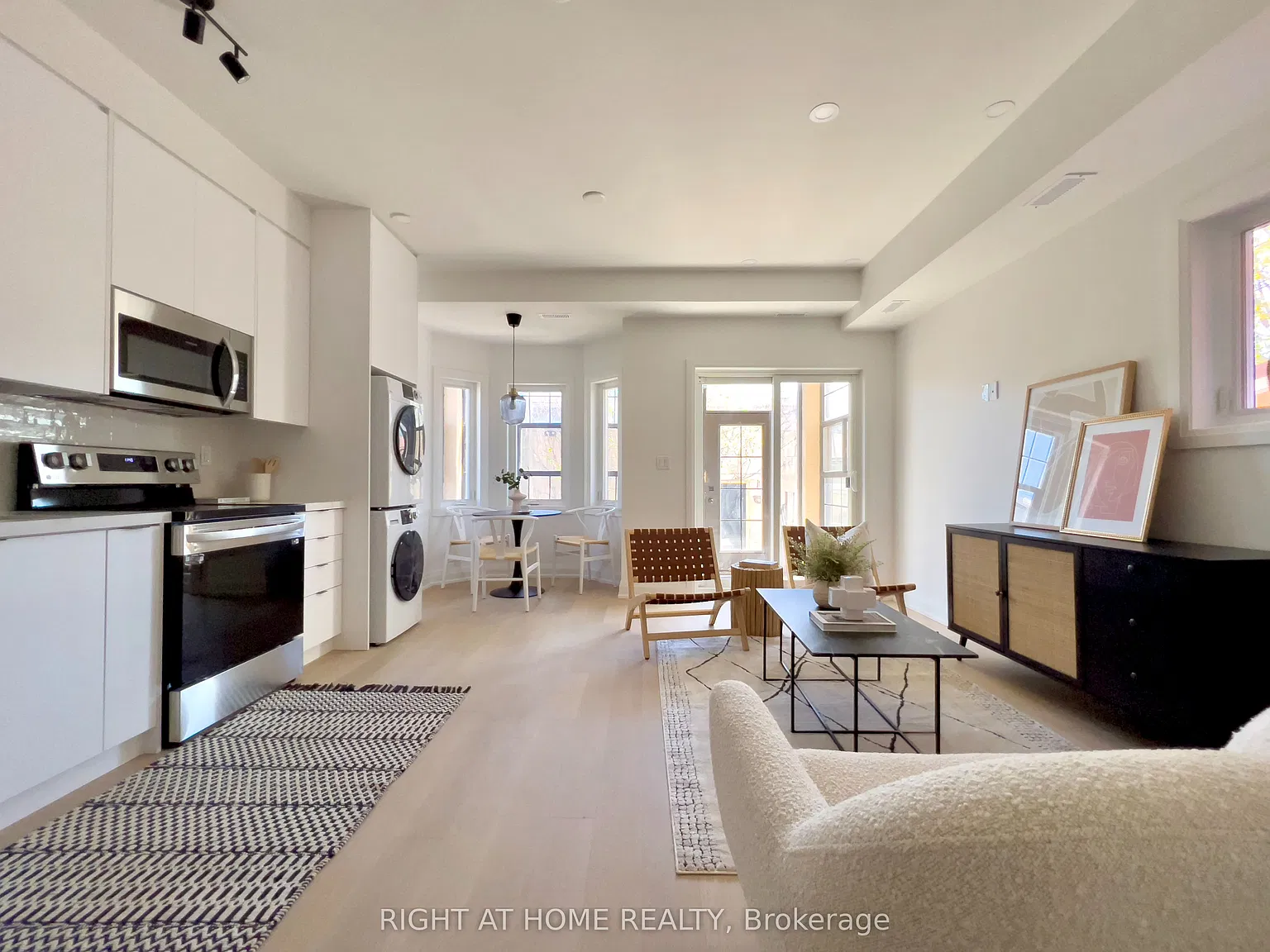 3 bed, $3,500 — Photo 2