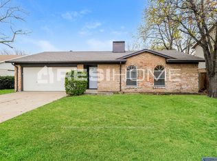 844 Bowling Green Dr, Lewisville, TX 75067