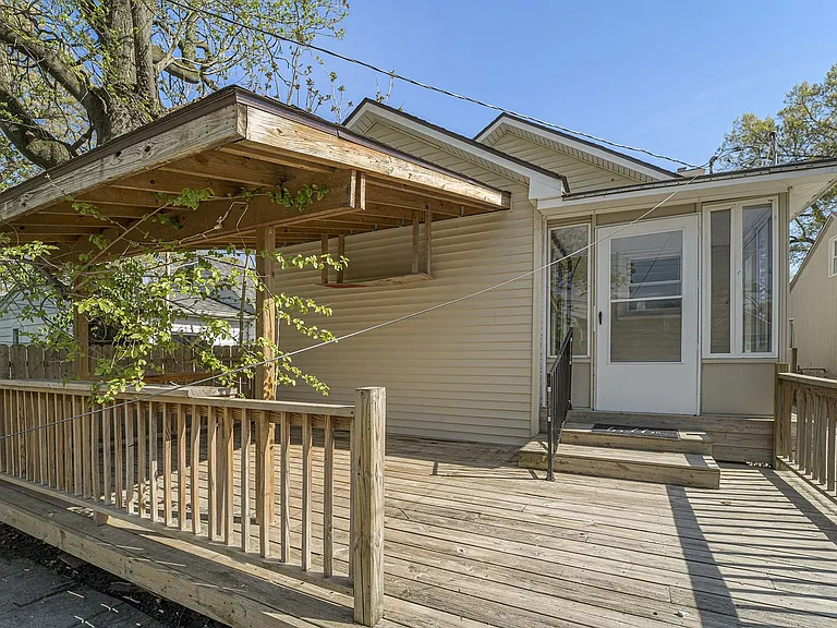 575 E Drayton St — Photo 18