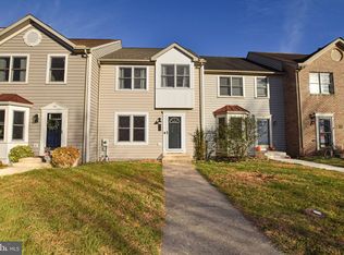 90 Morningside Dr, Falling Waters, WV 25419