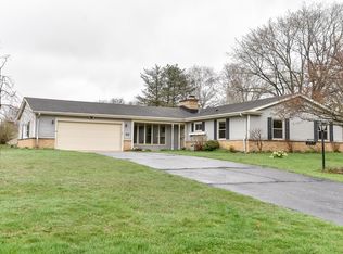 2810 Santa Barbara Dr, Brookfield, WI 53005