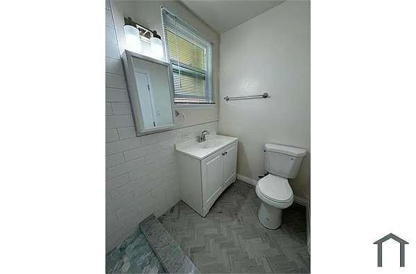 Building Photo - 7528 Norton Ave #6