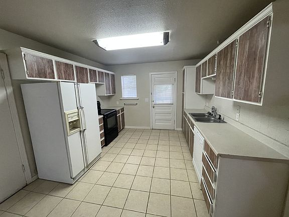2nd image of 2507 Kenosha Ave