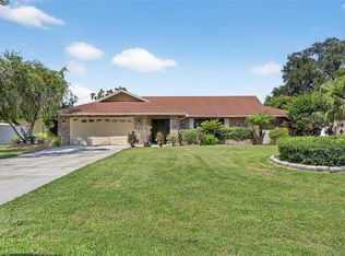 1903 Country Club Ct, Plant City, FL 33566