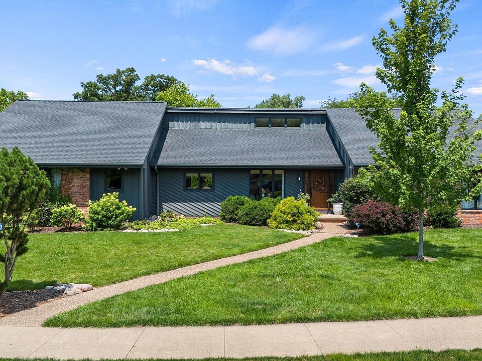 1st image of 827 W Butterfield Dr