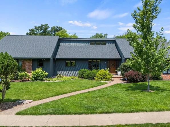 827 W Butterfield Dr, Peoria, IL 61614