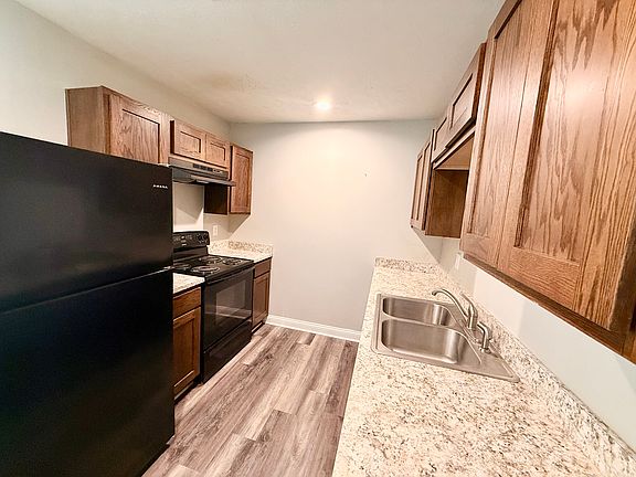 4th image of 250 Hycliff St #258