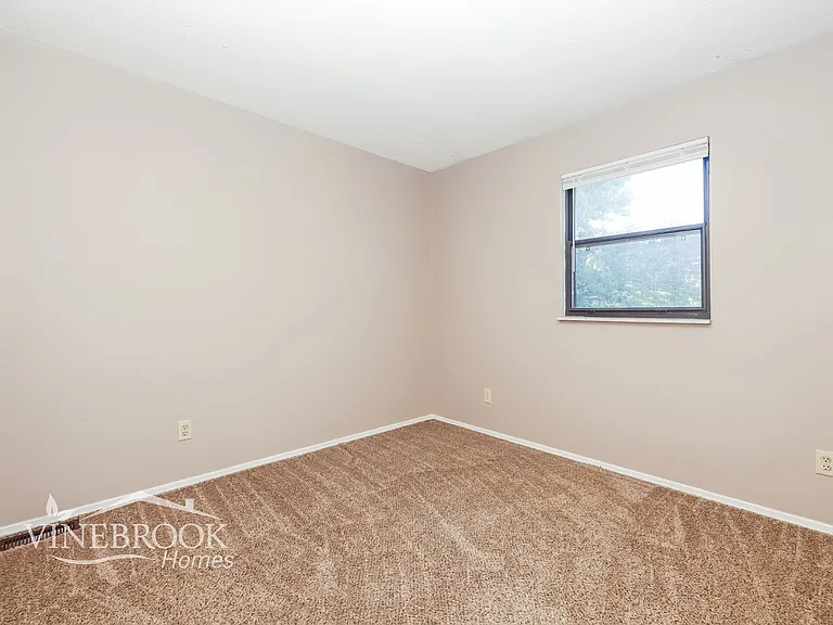 2499 Cross Village Dr — Photo 11