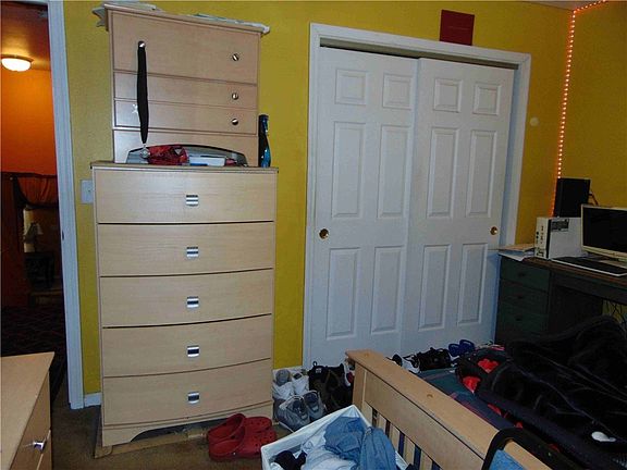4th image of 806 SE 11th St