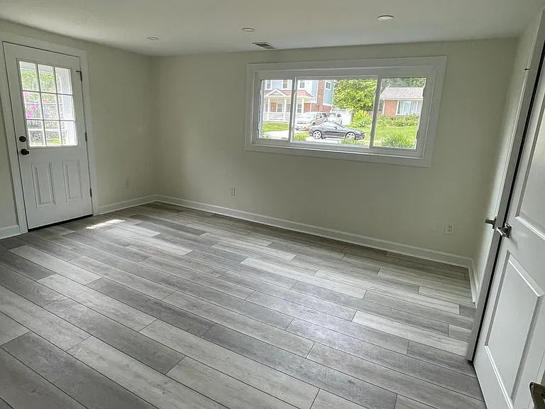 9913 Pomona Dr — Photo 6
