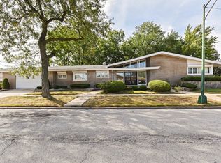 9101 S Bennett Ave, Chicago, IL