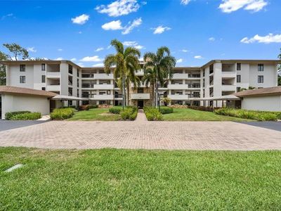 200 Wyndemere WAY #B-204, Naples, FL, 34105