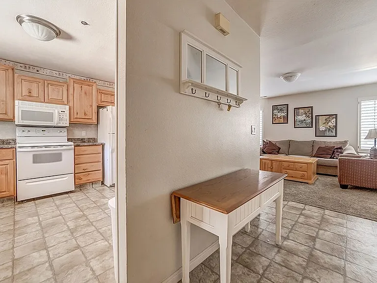 642 N 200 E #106 — Photo 12