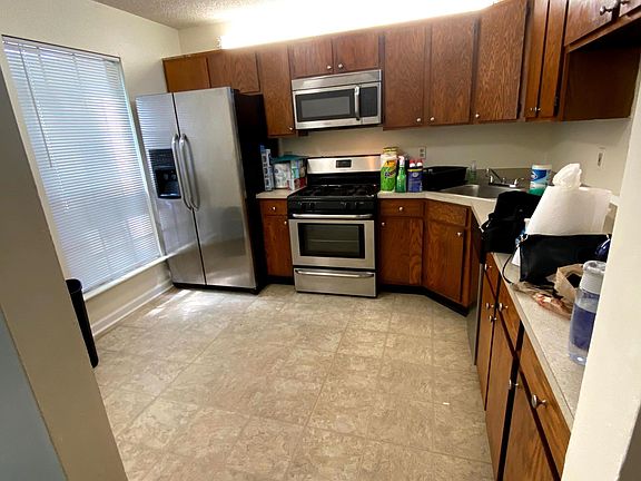 3rd image of 19 Greenwich Dr #2205