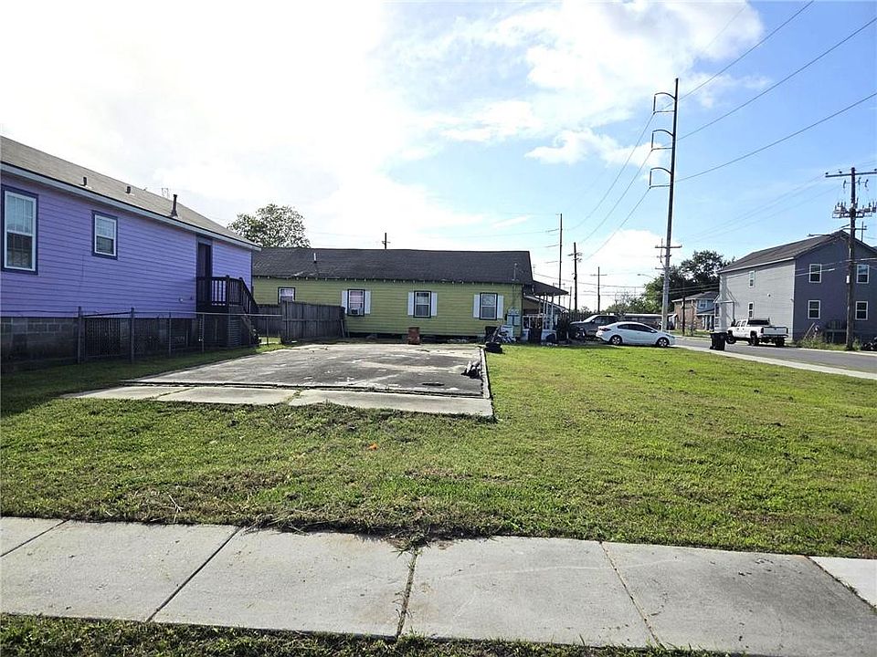 2nd image of 2334-2336 2338 Clouet St