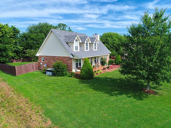 3rd image of 221 Shady Ln