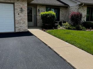 2528 Par Four Ct, Joliet, IL 60436