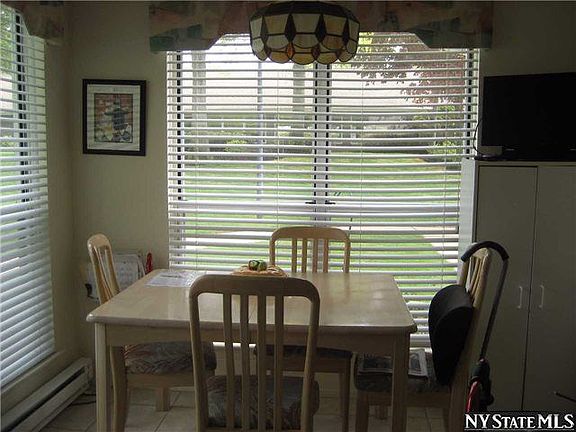5th image of 686 Birchwood Park Dr
