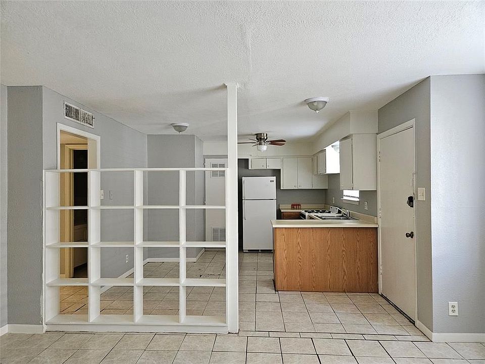 1st image of 1109 Broadway St #8