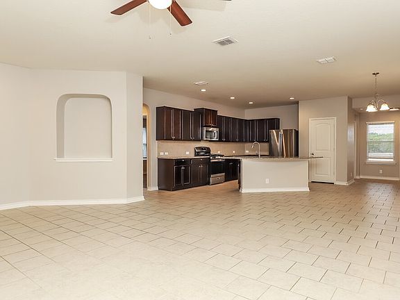 5th image of 14106 Cremello Fls
