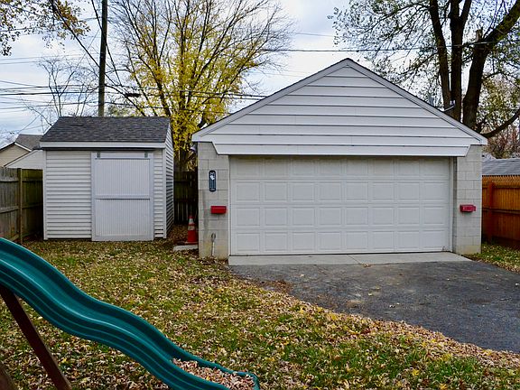 3rd image of 3080 Grasmere Ave