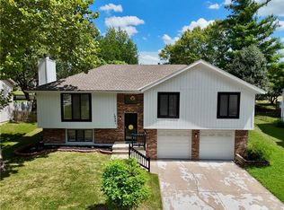 14401 Saint Andrews Dr, Grandview, MO 64030