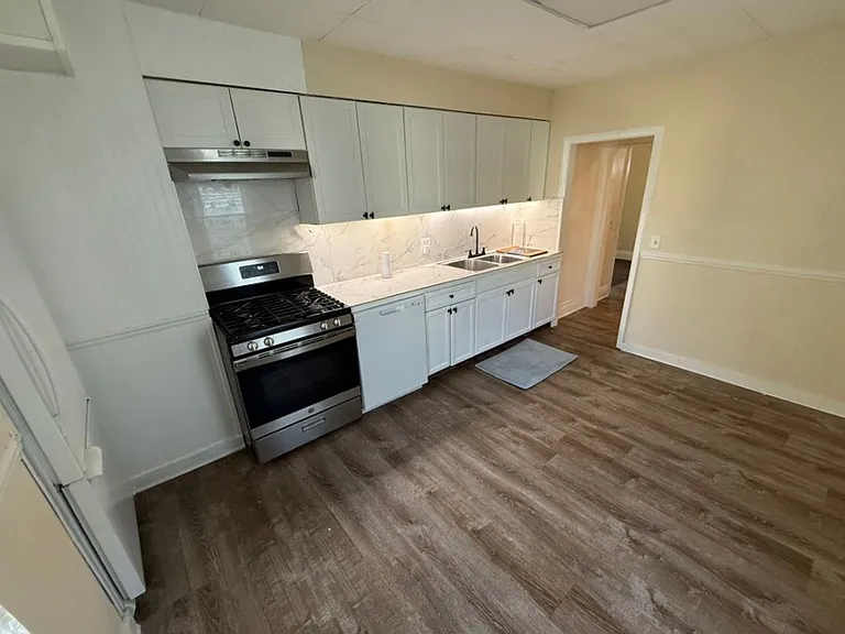 47 Priscilla St — Photo 2