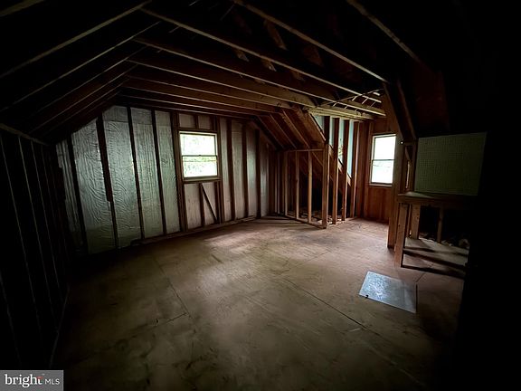 3rd image of 355 Club Rd