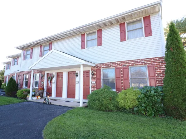 55 Oriole Dr, Ephrata, PA 17522