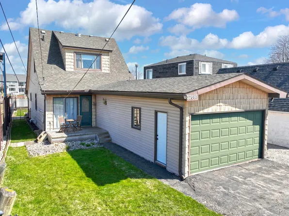 32695 S River Rd, Harrison Township, MI 48045
