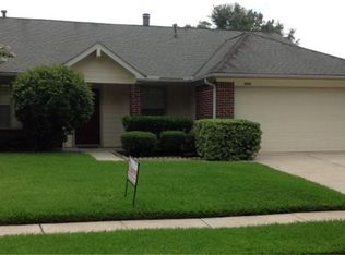 4927 Red Lantern Dr, Friendswood, TX 77546