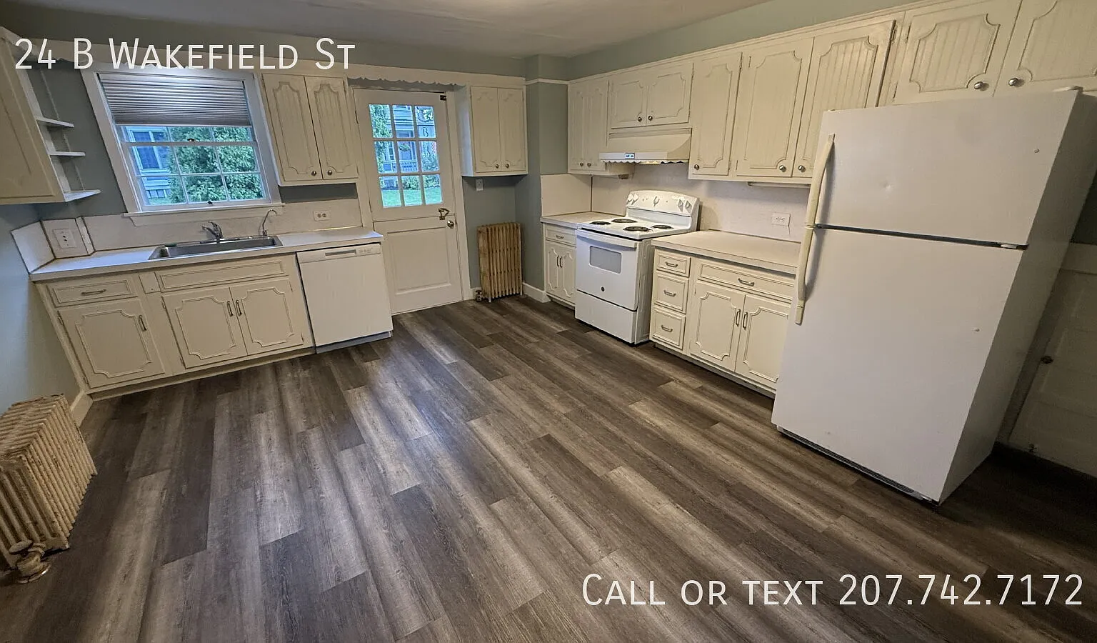 Very Large 2nd Floor 3 Bedroom Apartment with Heat Included — Photo 1