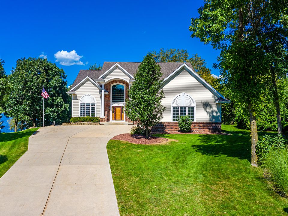 1st image of 400 Riverwood Ct