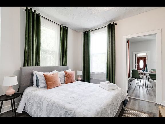 2nd image of 1815 Gordon Ave