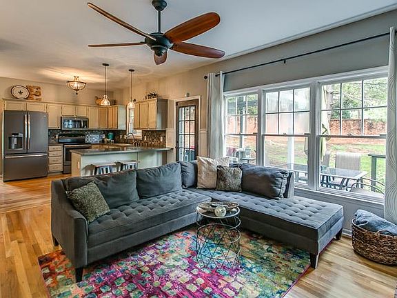 5th image of 1440 Southampton Ct