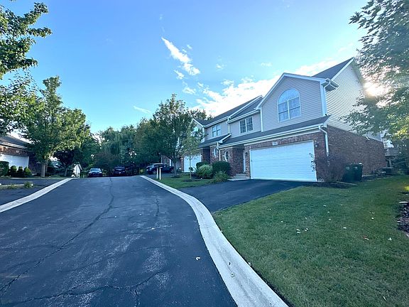2nd image of 794 N Augustus Ct