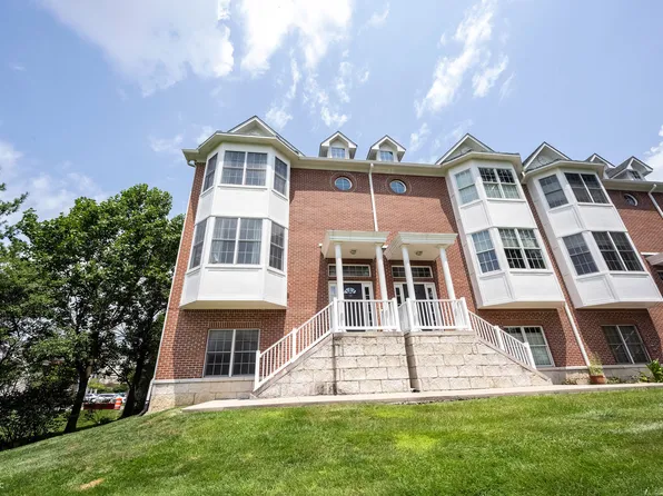 825 S Park Trail Dr, Carmel, IN 46032