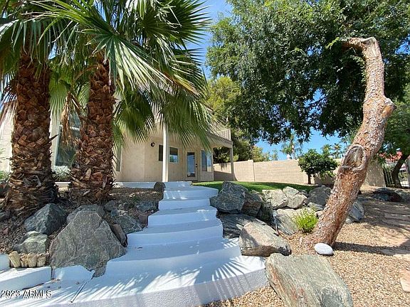 3rd image of 1406 W Lake Mirage Ct