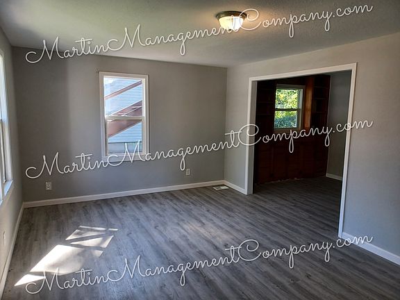 2nd image of 522 S Barrett Ave