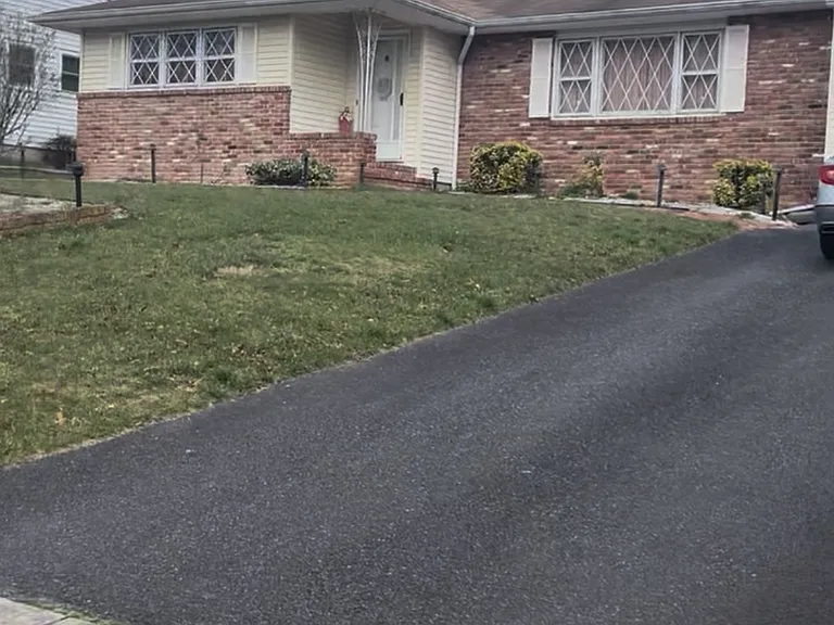 887 Royal Ln — Photo 25
