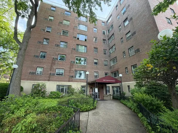 2345 Linwood Avenue image 1 of 10