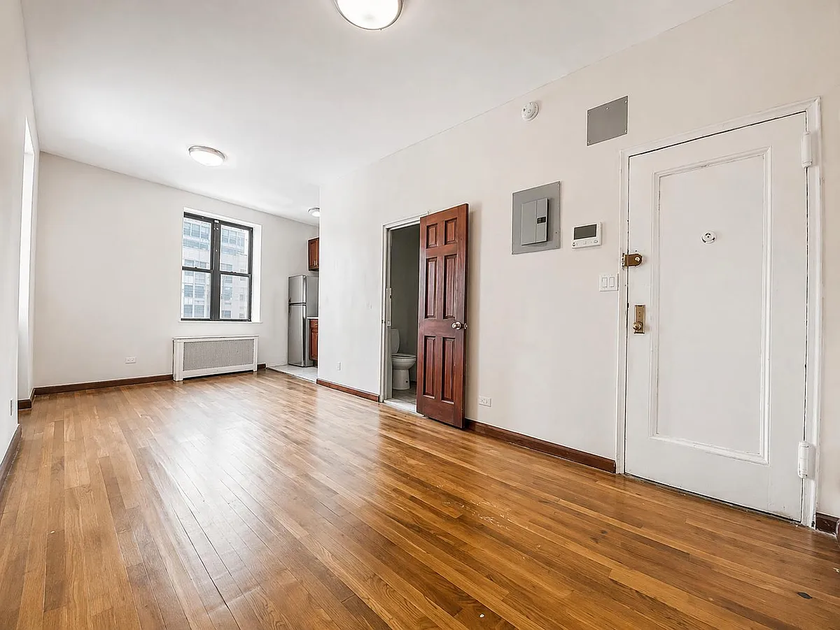 Building Photo - 235 W 103rd St #C5