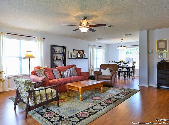 5th image of 429 Stone Creek Dr