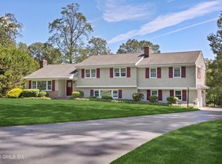 208 Thornridge Dr, Stamford, CT 06903