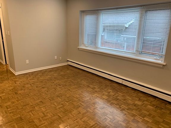 5th image of 55 Sweetland Ave #673395