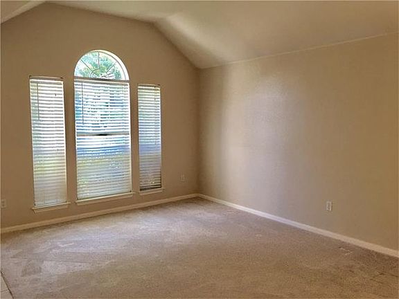 3rd image of 1019 Cashew Ln