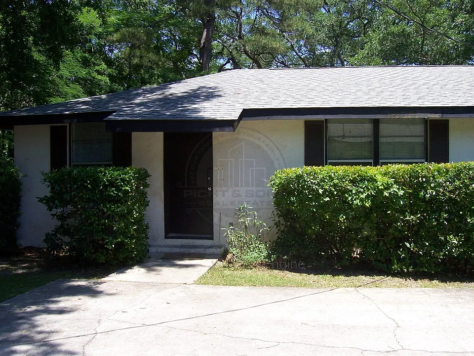 2032 Hollywood Dr #1
